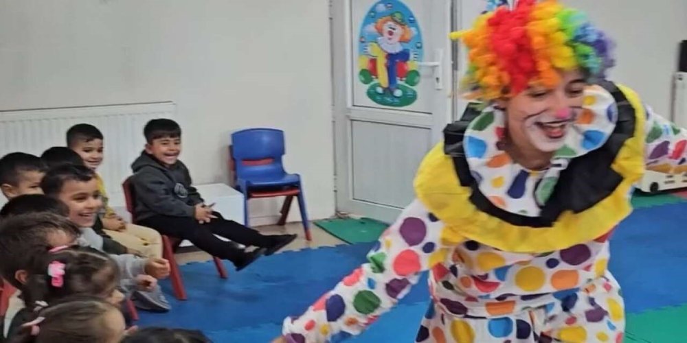 Minikler diş fırçalamayı tiyatroyla öğrendi