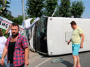 İstanbul’da yolcu minibüsü devrildi: 4 yaralı