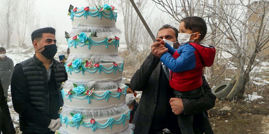 Baklavacı Fuat Usta'dan Minik Enis'e 7 katlı doğum günü pastası