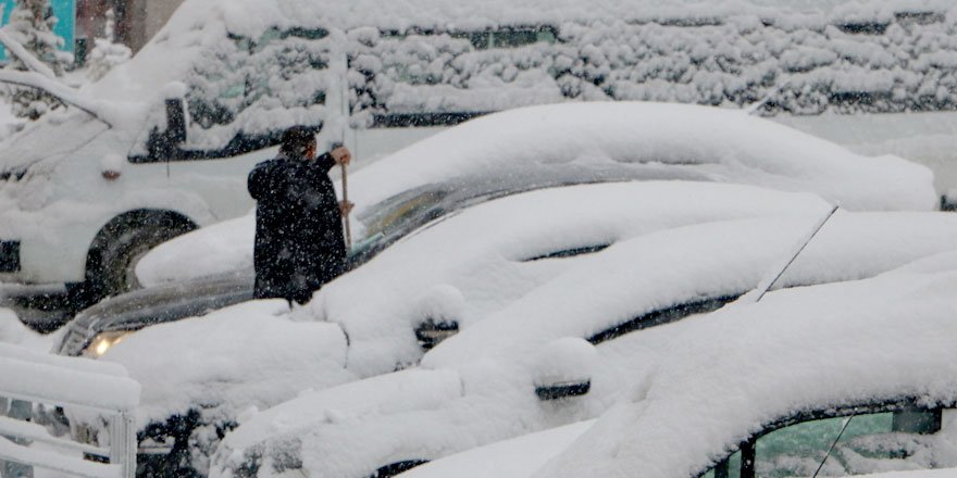 Yüksekova'da kar yağışı görüntüleri - 23-12-2020