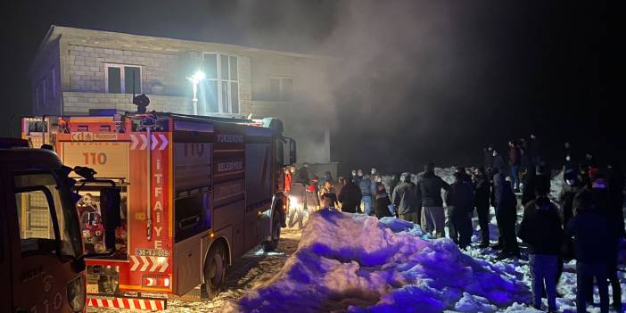 Yüksekova'da yangın:  1 ev kullanılamaz hale geldi